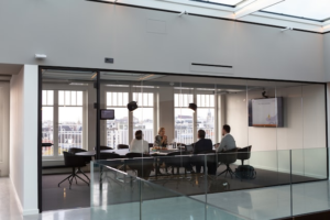 Managing SEO clients' expectations in a meeting.